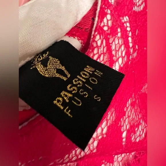 Red cocktail dress bought in Australia - Picture 3 of 3